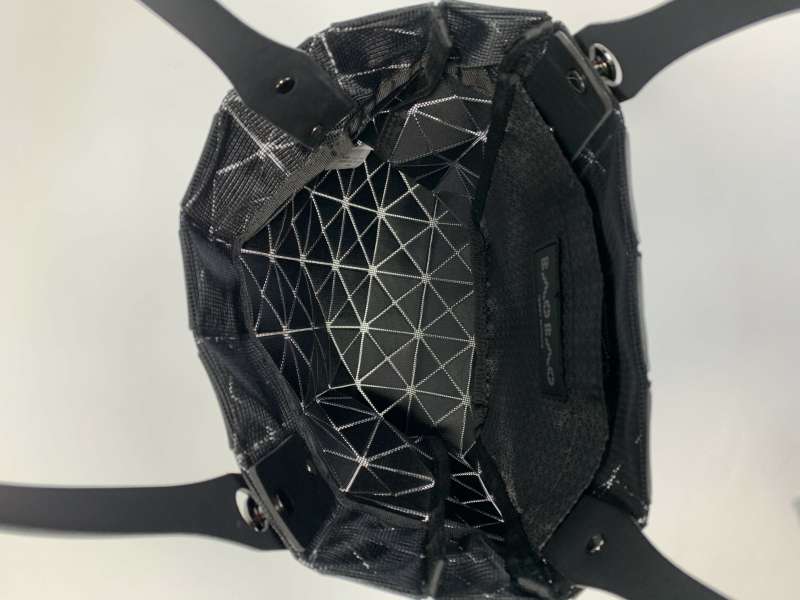 Picture of Issey Miyake Lady Handbags _SKUfw127400103fw